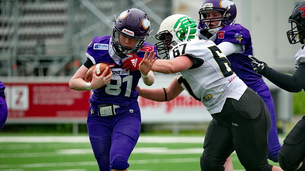 Football: Ducks Ladies gegen Vikings