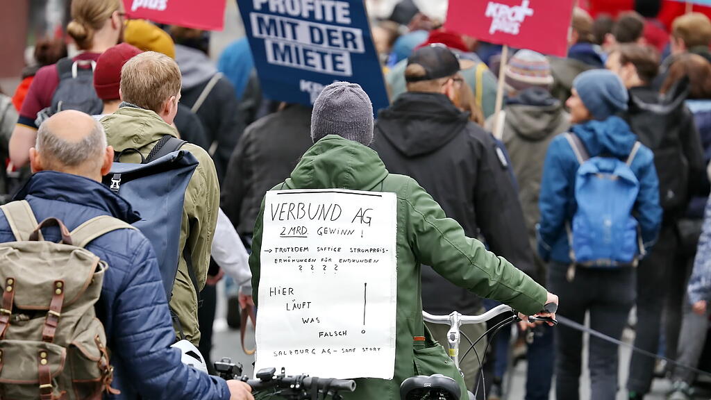 1. Mai-Demo in der Stadt Salzburg