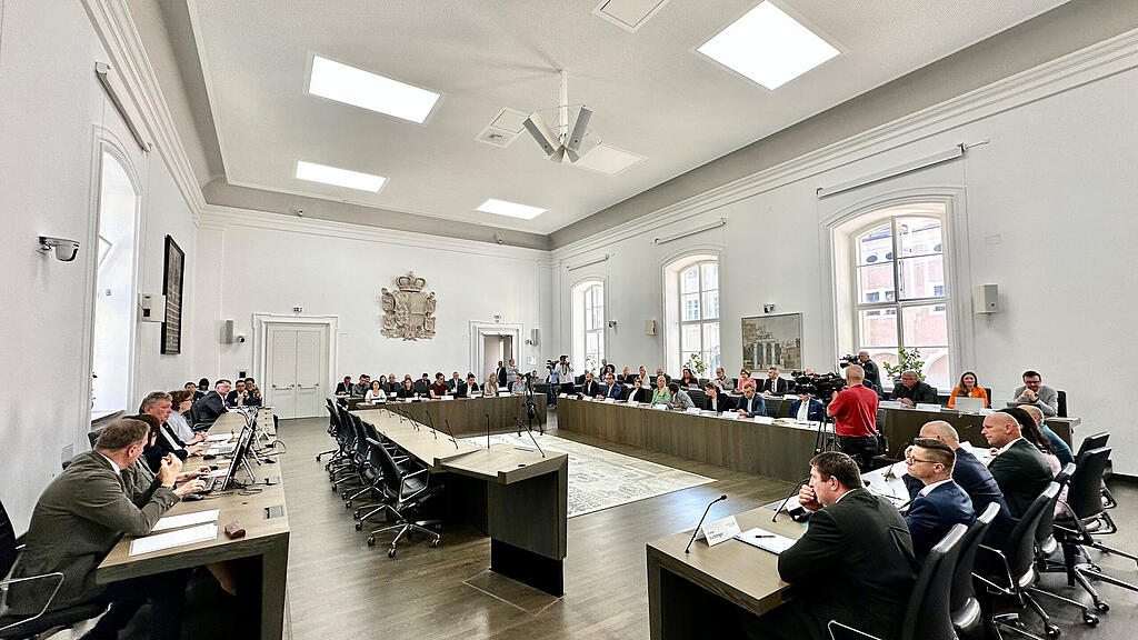 hearing salzburger landesregierung