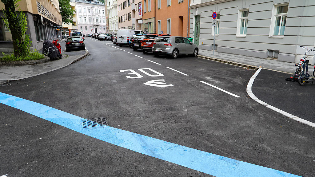 Rätsel um "30 €"-Markierung auf Gabelsbergerstraße in Salzburg-Schallmoos
