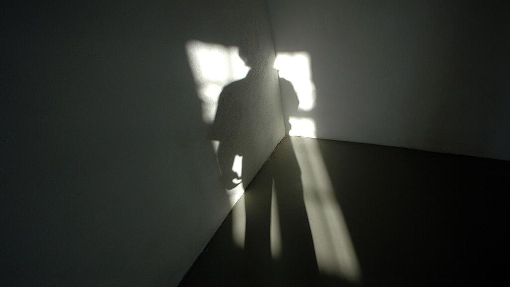 Der 50-Jährige soll die Frau in einer Wohnung vergewaltigt haben. (Symbolbild)