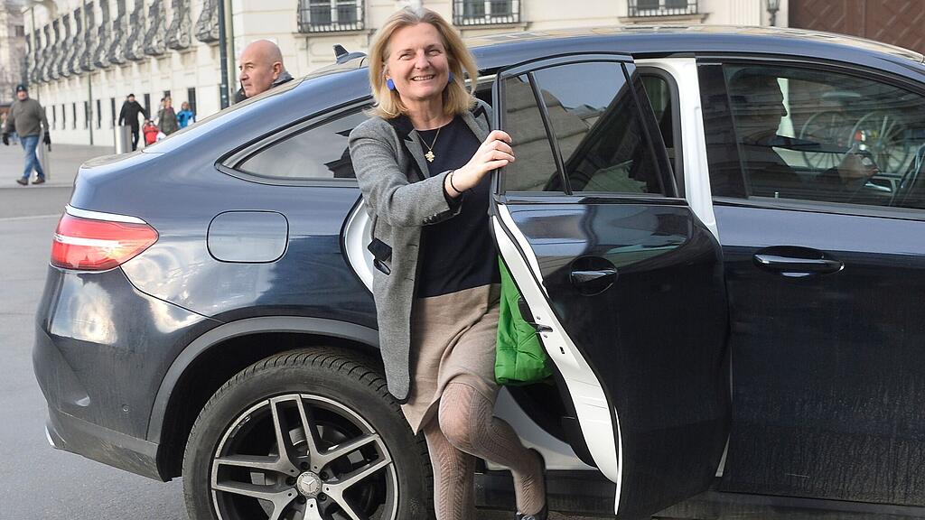 Kneissl wird Außenministerin.