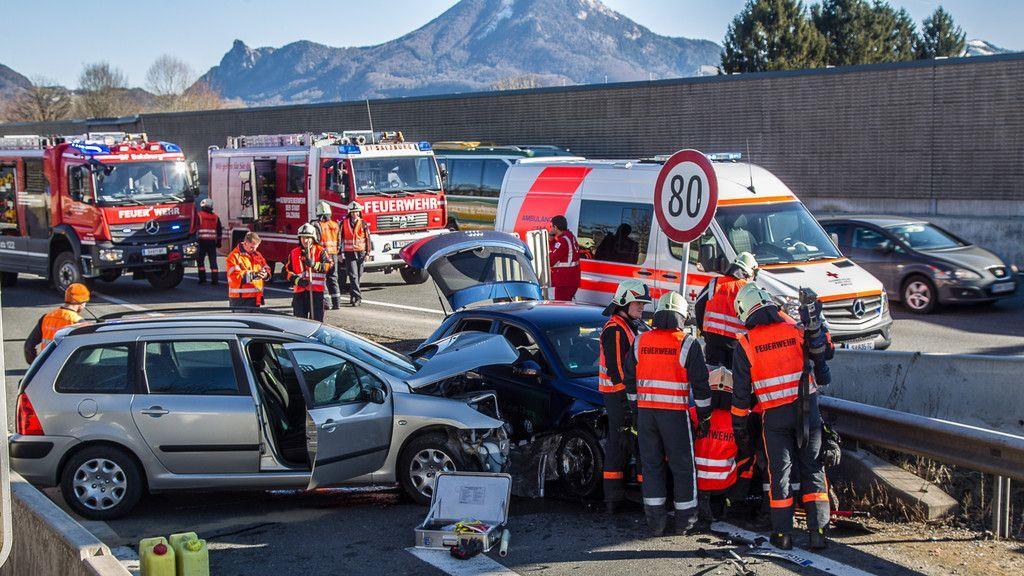 Zwei Verletzte bei Unfall vor Lieferinger Tunnel