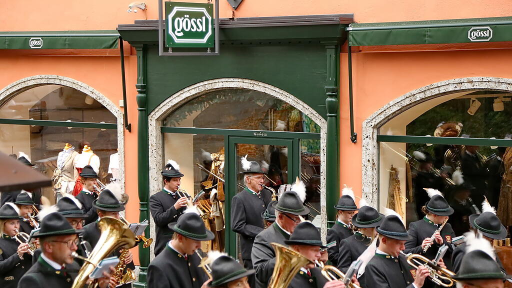 Bad Hofgastein feiert Erntedankfest und Altarweihe