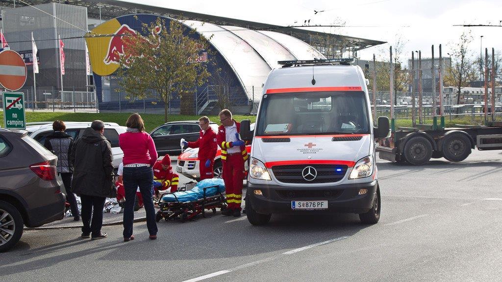 Pkw-Crash vor Red-Bull-Arena