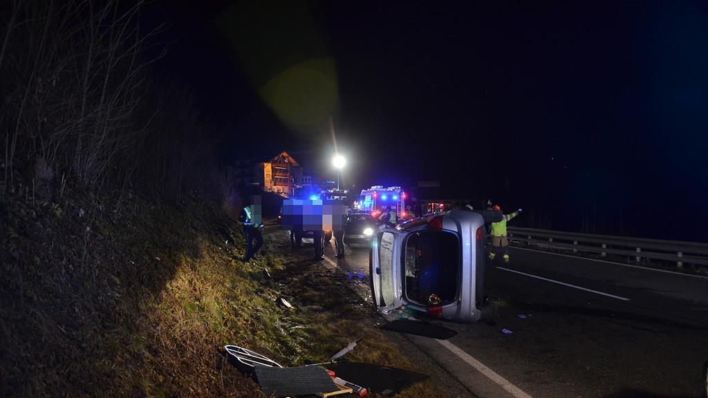 St. Veit: Unfall auf B311 fordert Verletzten