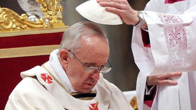 Papst begann Osterfeiern mit Chrisam-Messe