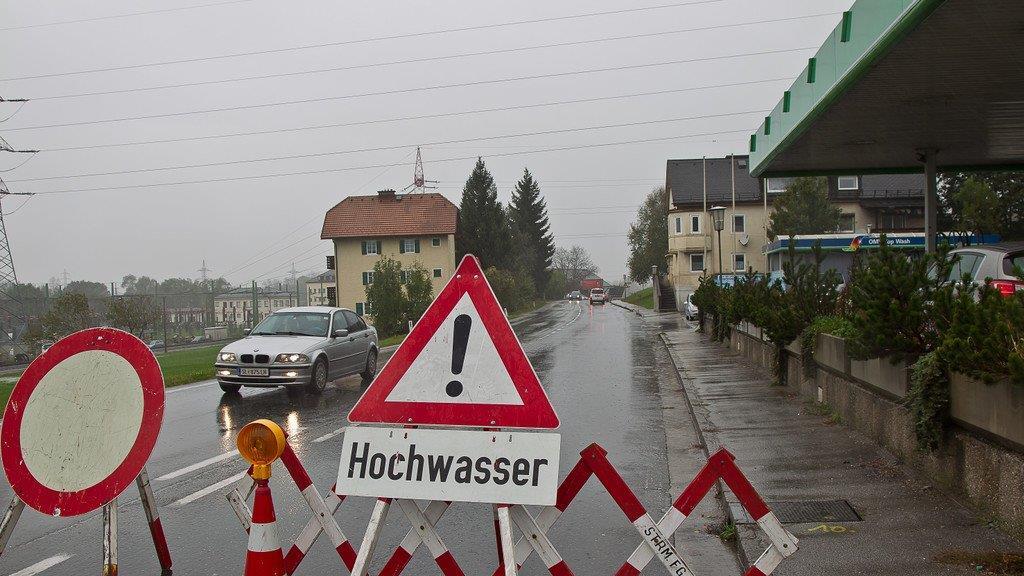 Wintereinbruch - Überflutungen in Bergheim