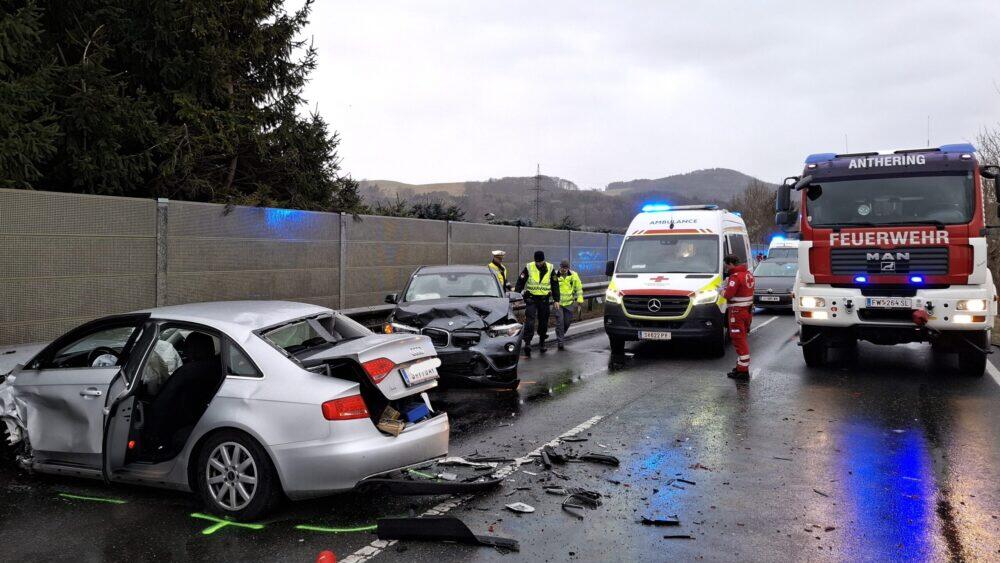 Unfall B156 Anthering