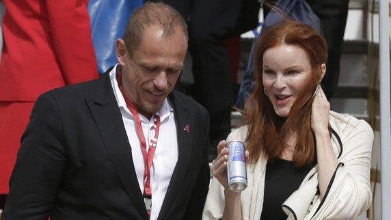 Life Ball: Flieger gelanden (2014)