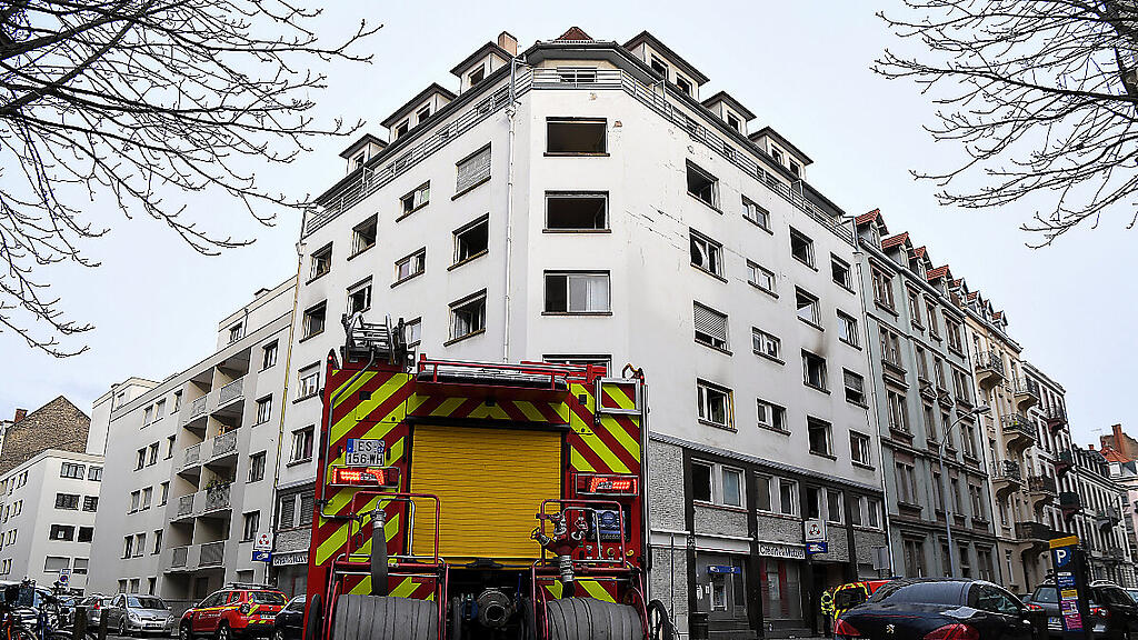 Feuer im siebenstöckigen Gebäude ausgebrochen