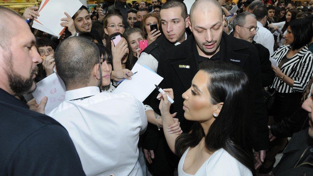Kim Kardashian in Wien: Pressekonferenz und Autogrammstunde in der Lugner City