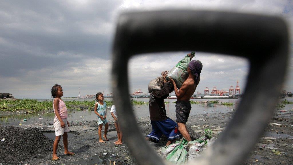 Super-Taifun Haiyan trifft Philippinen: Massenevakuierungen