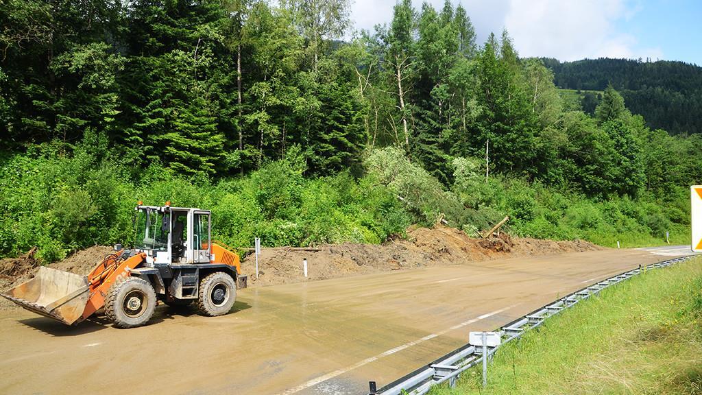 A10: Abfahrt Altenmarkt nach Murenabgang gesperrt - Bilder der Aufräumarbeiten