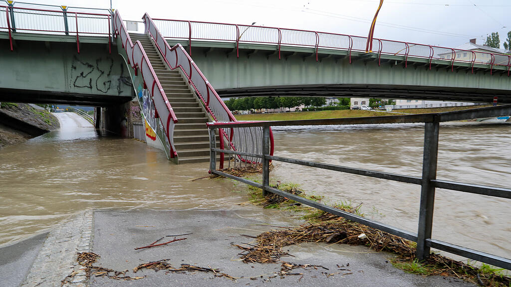 Radunterführungen entlang der Salzach gesperrt