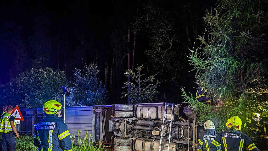 VU Handenberg, umgekippter Sattelschlepper