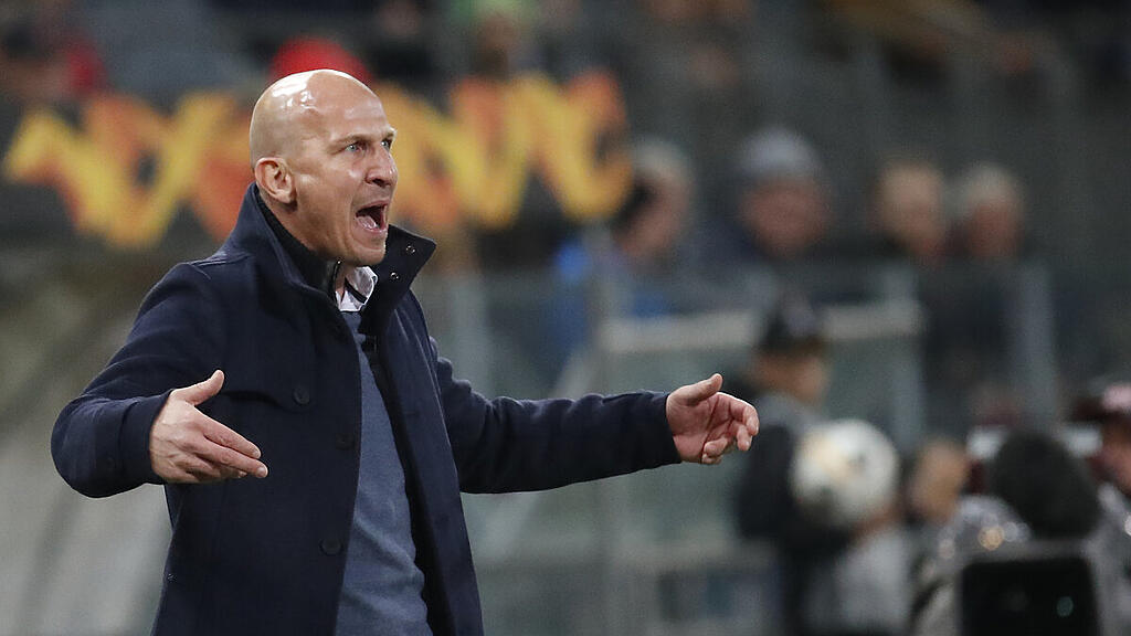 Der Barnsley-Coach weilt bei seiner Familie in Österreich