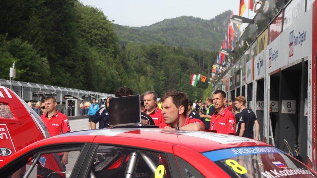 Tourenwagen-WM am Salzburgring, II