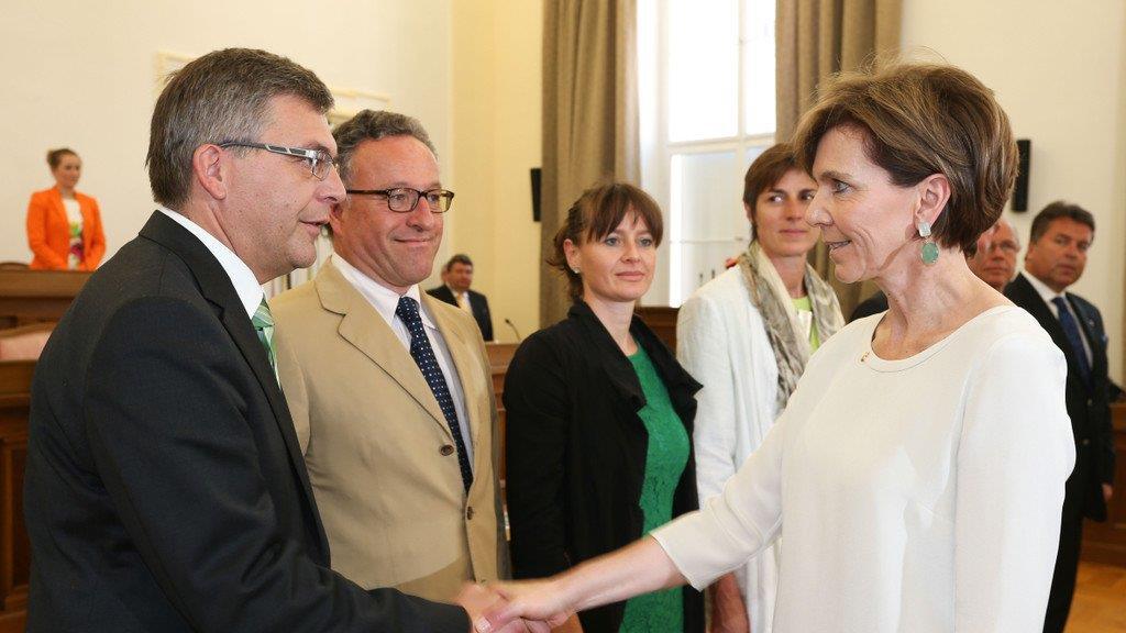 Neue Landesregierung angelobt, III