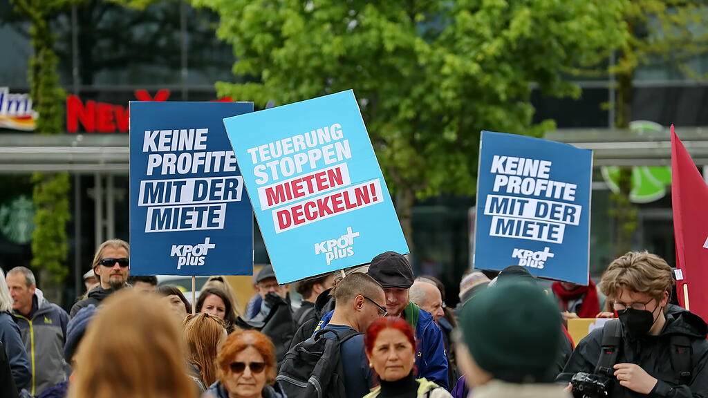 1. Mai-Demo in der Stadt Salzburg