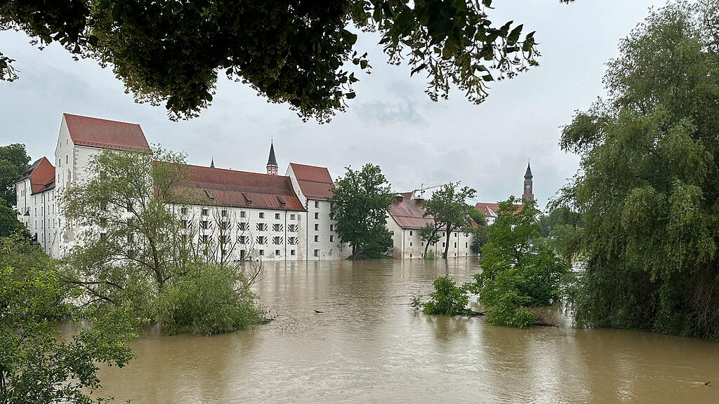 Hochwasser in S\u00fcddeutschland