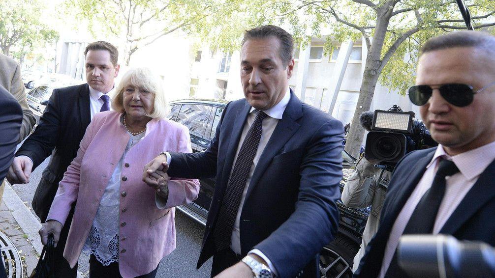Heinz-Christian Strache wählt