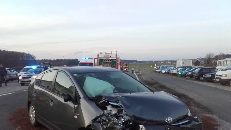 Die Fahrzeuge wurden erheblich beschädigt.