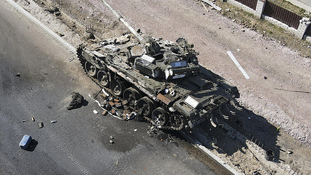 Ein liegengebliebener russischer Panzer