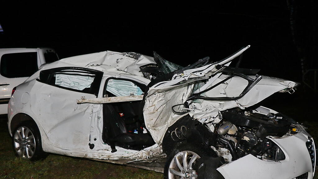Crash zwischen Pkw und Zug in Straßwalchen