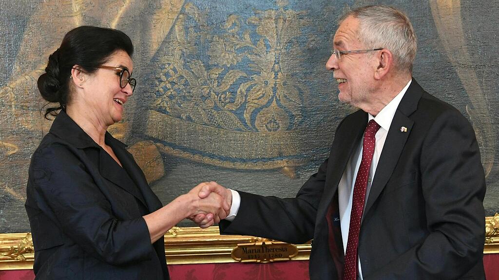 Übergangsregierung angelobt