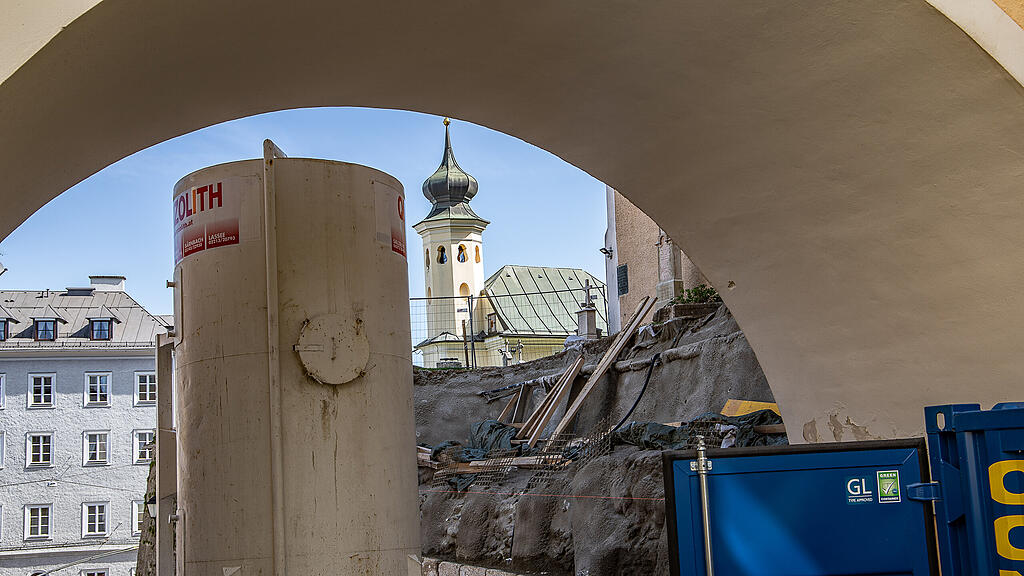 Arbeiten an Wehrmauer in Salzburg-Mülln