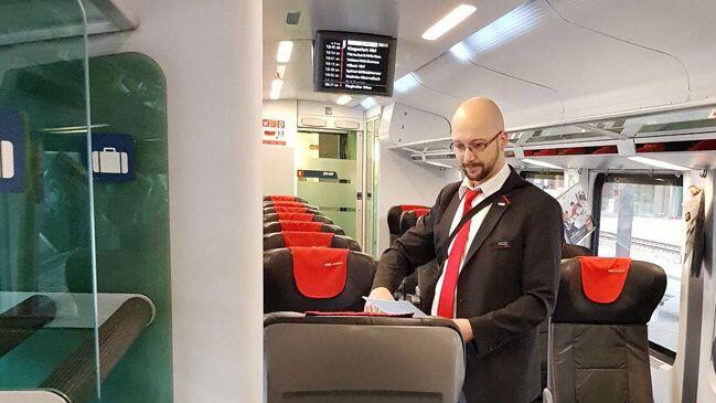 Raic fährt zu Weihnachten mit dem Zug durch halb Österreich.
