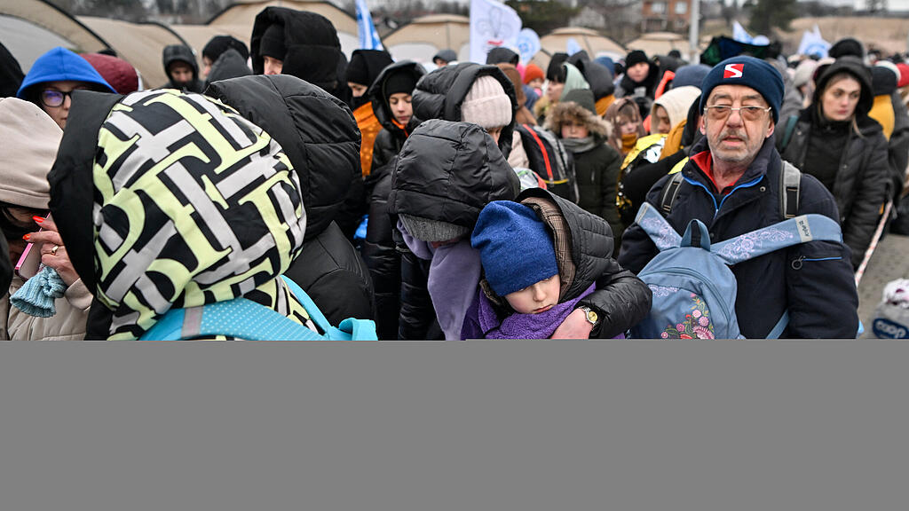 Ukraine-Krieg, Tag 12: Flüchtlinge kommen in Polen an