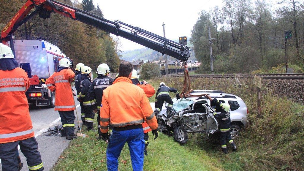 Bischofhofen: Pkw knallt gegen Lkw