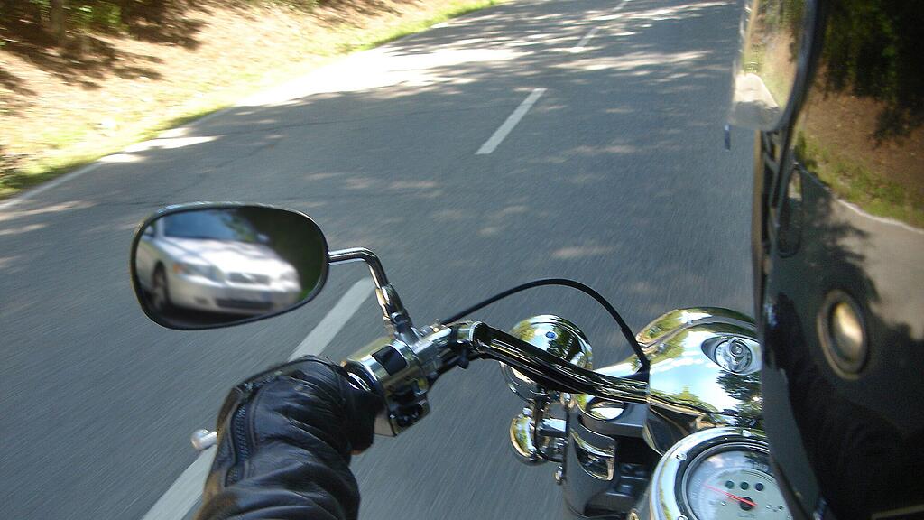 Für den Motorradfahrer kam jede Hilfe zu spät.