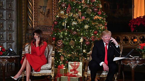 Auch Trump saß an der Weihnachtsmann-Flug-Hotline
