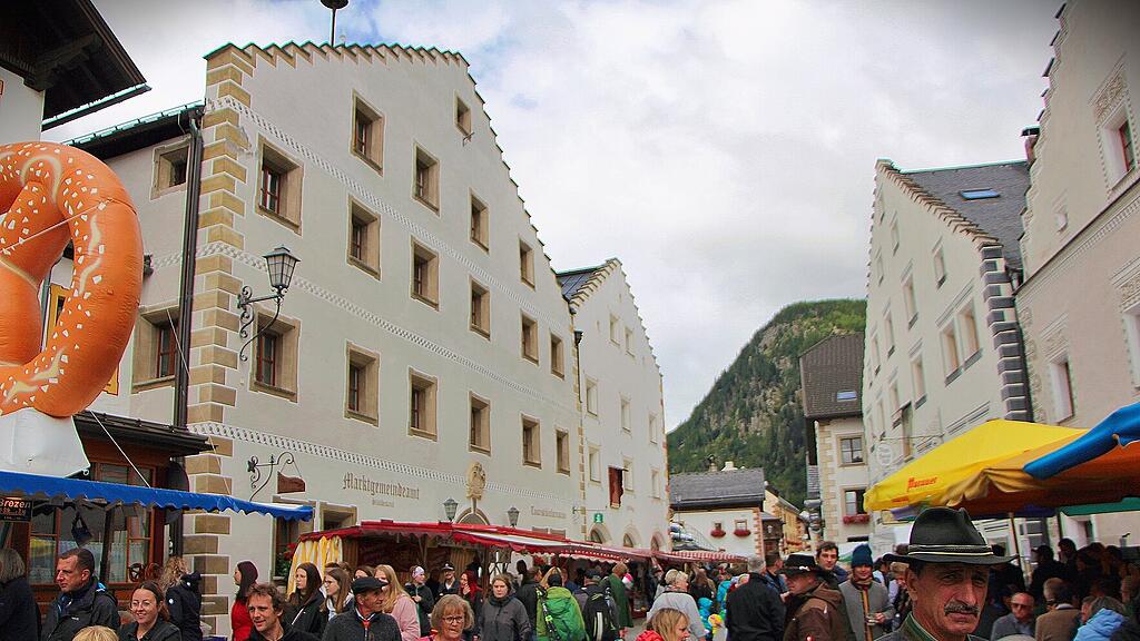 R\u00f6sslmarkt und Bartholom\u00e4us Kirtag in Mauterndorf