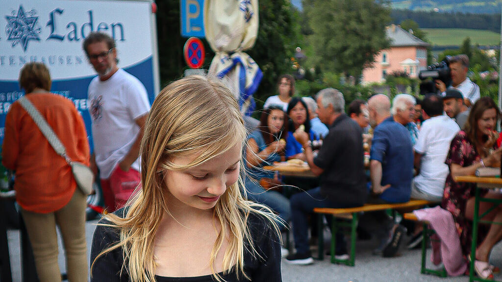 "Hons Wurscht" W\u00fcrstelstand Hallein