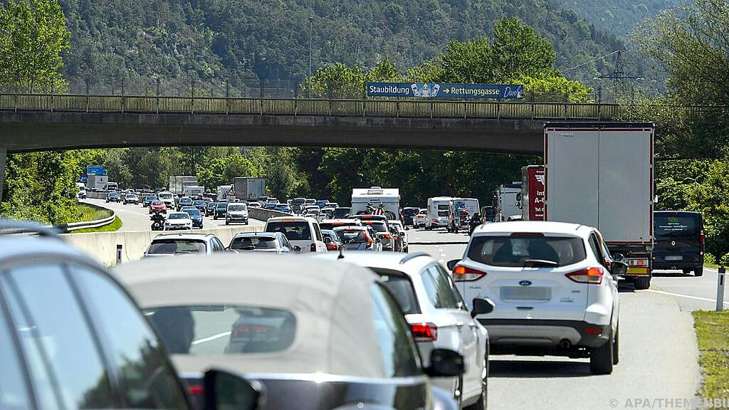 Mehr Verkehr zu Pfingsten, mehr Polizeiüberwachung angekündigt