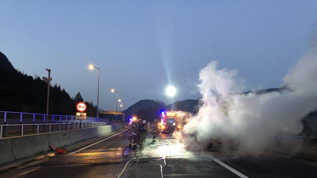 Pkw-Brand auf der A10
