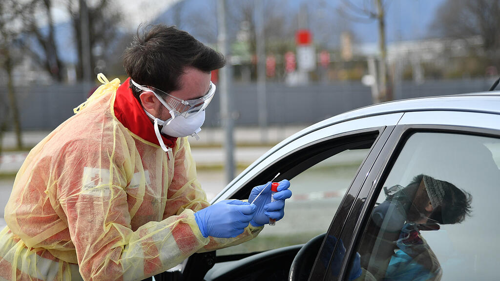 "Drive-in"-Teststation in Wals