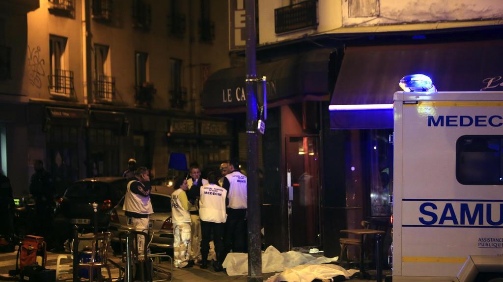 Schüsse und Explosionen in Paris: Erste Bilder
