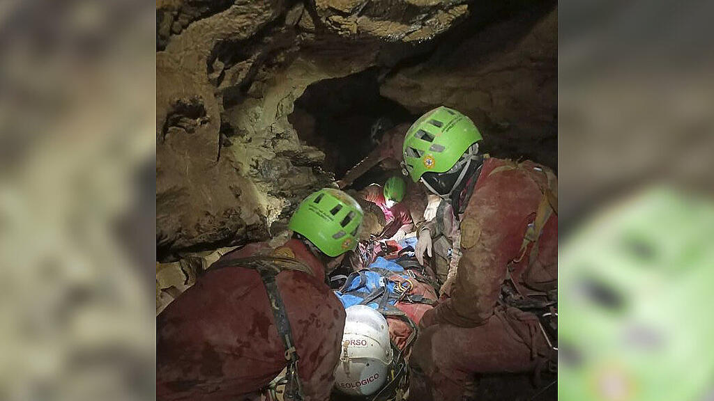 Höhlenforscherin in Italien gerettet