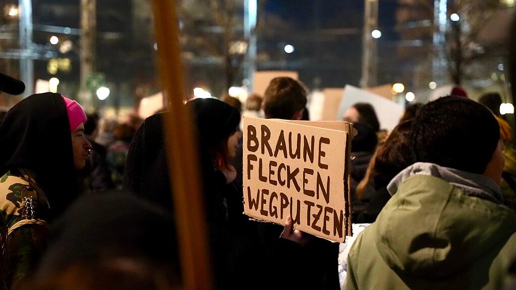 Demo gegen Blau-Schwarz, Salzburg
