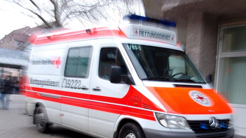 Der alarmierte Notarzt konnte nur noch den Tod des jungen Mannes feststellen.