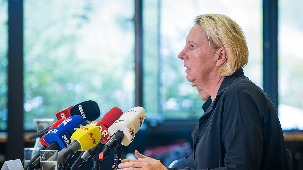 Nashorn t\u00f6tet Pflegerin im Zoo: Pressekonferenz