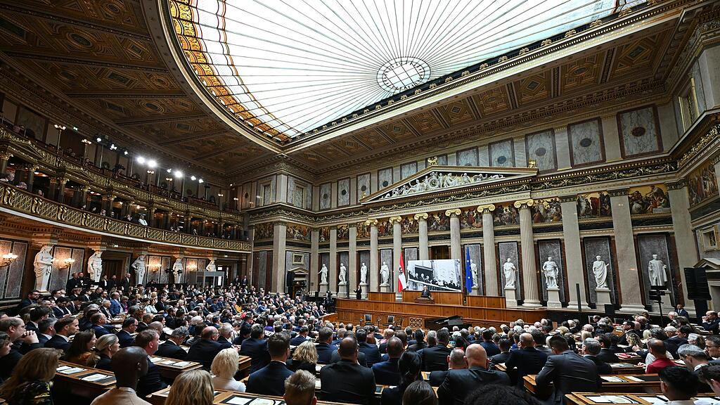 70. JAHRESTAG: UNTERZEICHNUNG DES STAATSVERTRAGS / FESTAKT PARLAMENT: ROSENKRANZ