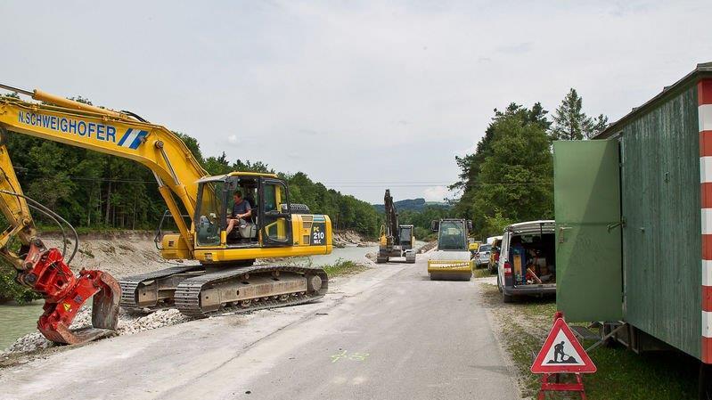 Bauarbeiten an rechter Saalachzeile