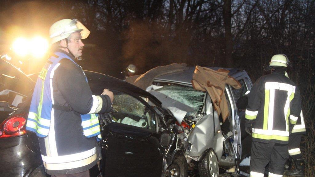 Ein Toter bei Crash auf B20, II