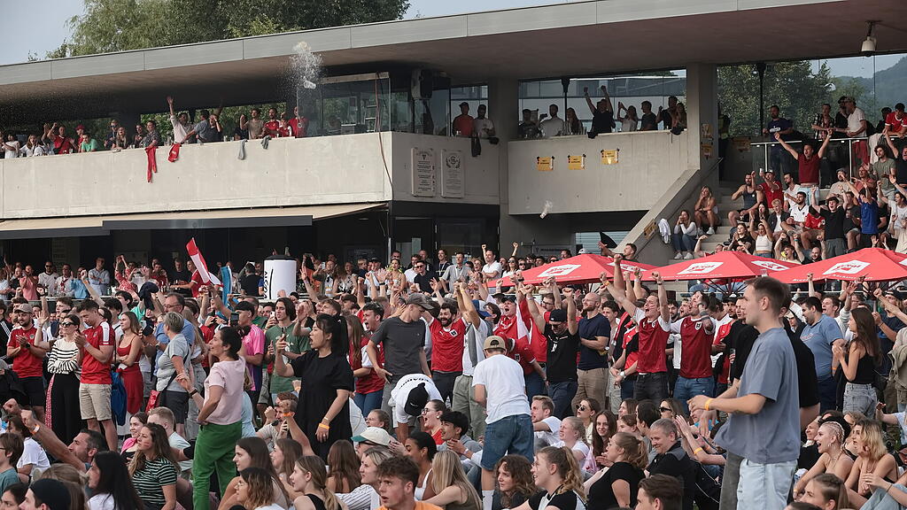 Public Viewing in Salzburg: Österreich vs. Polen